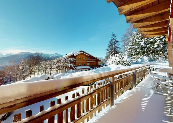 Apartment At The Bottom Of The Slopes In Crans-Montana, Cosy Atmosphere