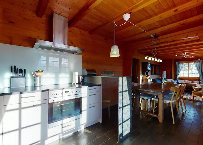 Apartment At The Bottom Of The Slopes In Crans-Montana, Cosy Atmosphere