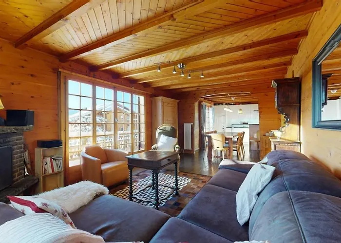 Apartment At The Bottom Of The Slopes In Crans-Montana, Cosy Atmosphere
