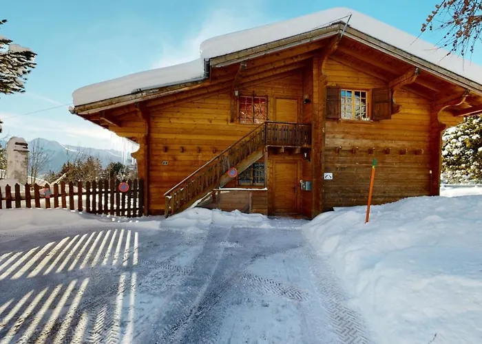 Apartment At The Bottom Of The Slopes In Crans-Montana, Cosy Atmosphere